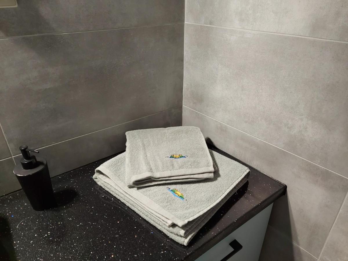Apartamenty Z Tarasami "Mietowy Spokoj 15" "Romantyczna Szarosc 16" "Niebieska Elegancja 17" Maksymalnie Dla 6 Osob Pobierowo Exteriör bild