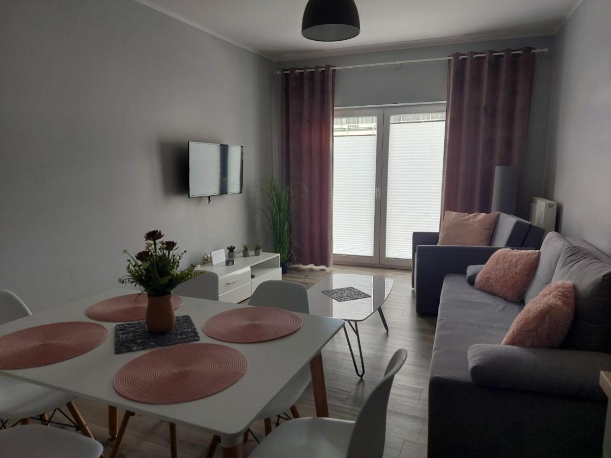 Apartamenty Z Tarasami "Mietowy Spokoj 15" "Romantyczna Szarosc 16" "Niebieska Elegancja 17" Maksymalnie Dla 6 Osob Pobierowo Exteriör bild