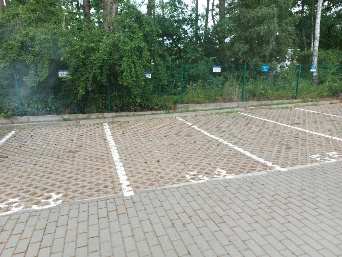 Apartamenty Z Tarasami "Mietowy Spokoj 15" "Romantyczna Szarosc 16" "Niebieska Elegancja 17" Maksymalnie Dla 6 Osob Pobierowo Exteriör bild
